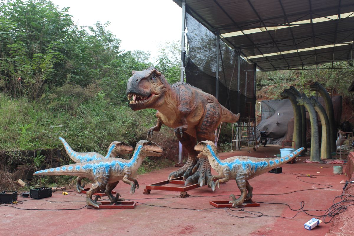 Animatronic Tyrannosaurus Rex Blue Velociraptor Group Moving Dinosaurs for Sale