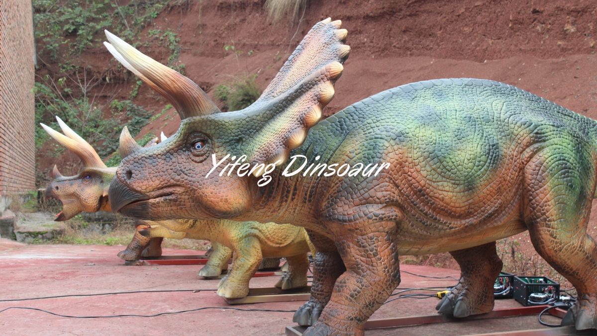 Theme Park Robotic Triceratops Group Animatronic Attraction